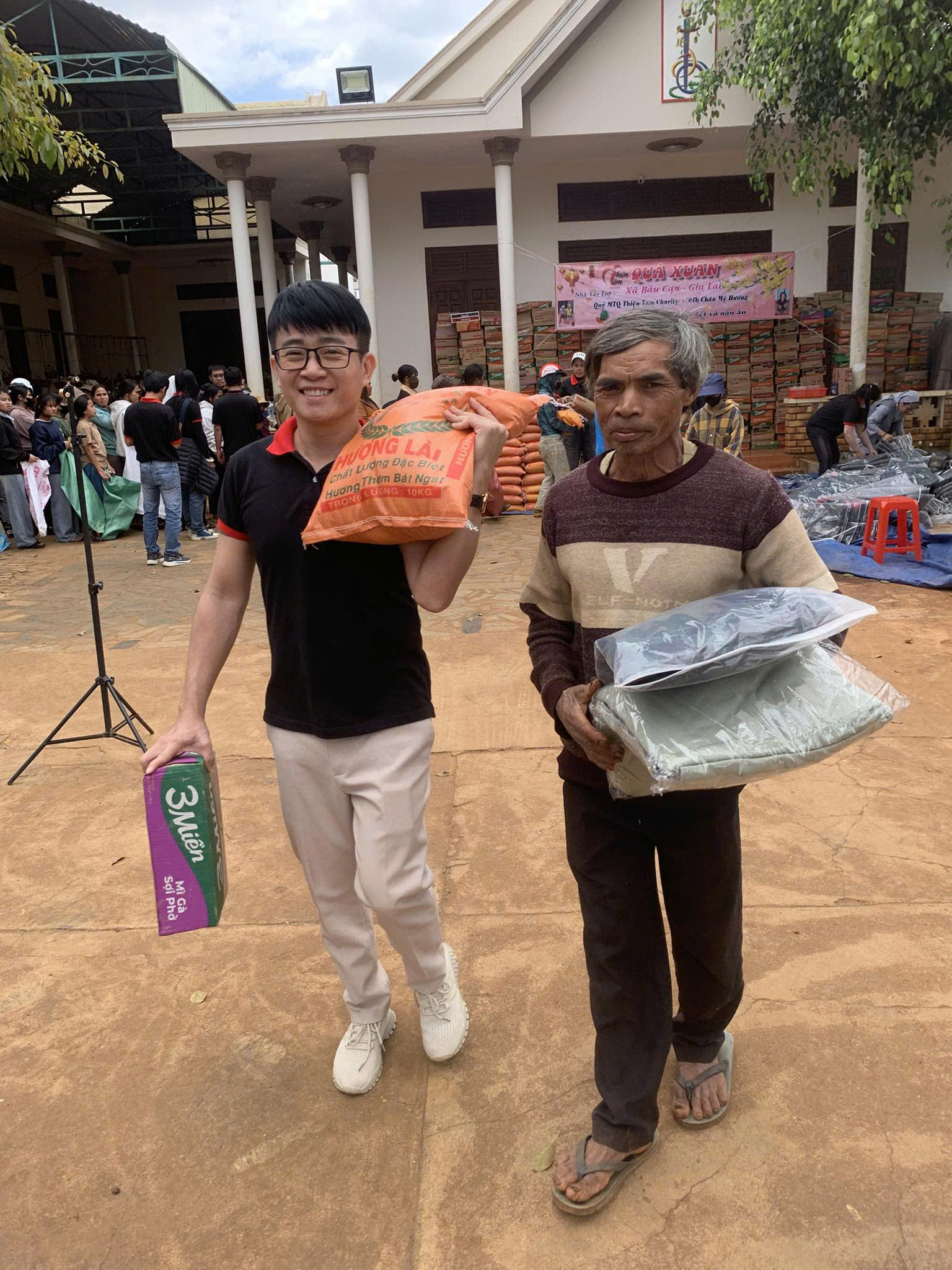 Nha sĩ- ca sĩ Phạm Kỳ Anh: Nguồn năng lượng mới cho h&agrave;nh tr&igrave;nh sống c&ugrave;ng nghệ thuật - Ảnh 4.