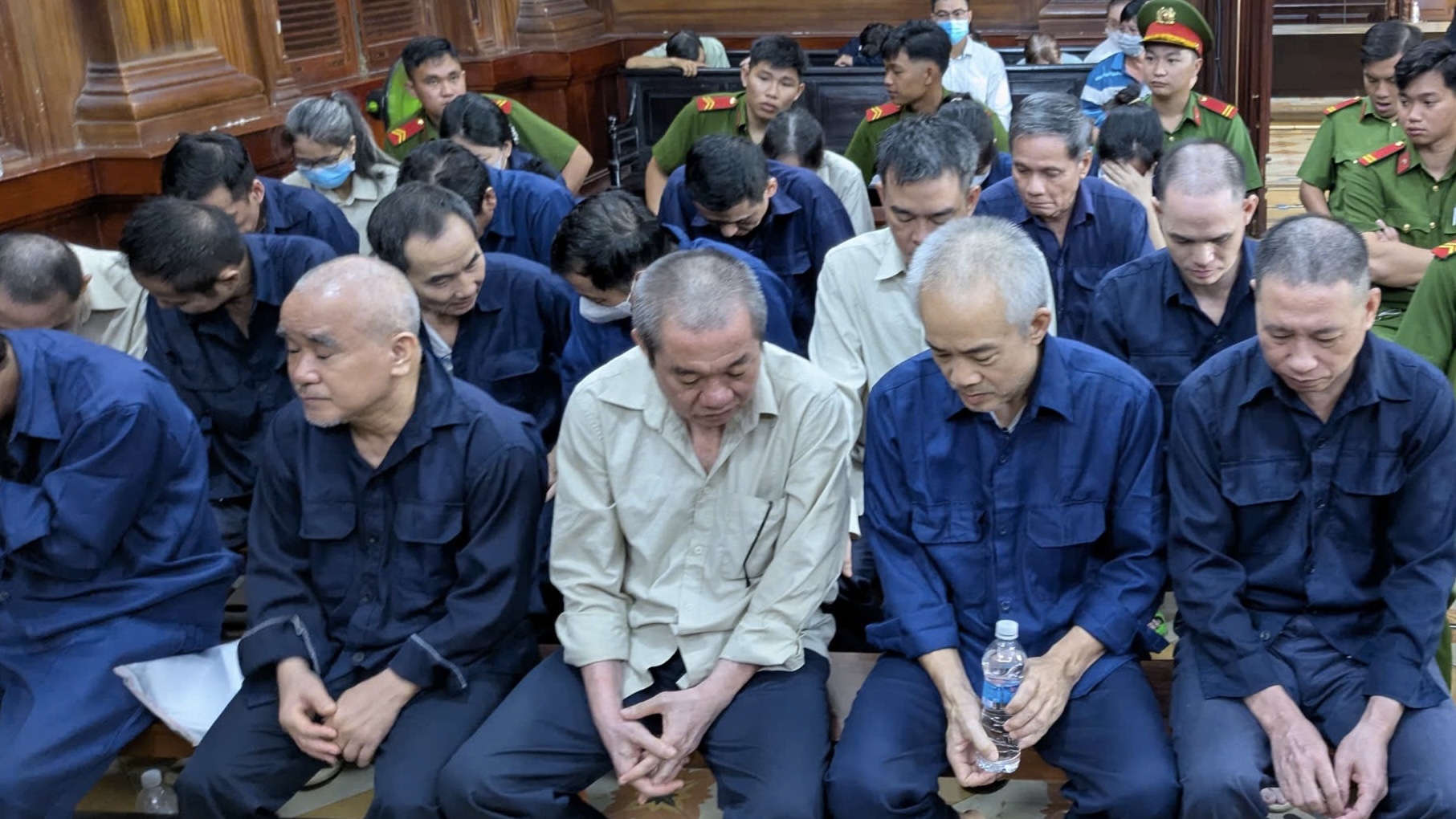 Sai phạm đ&agrave;o tạo l&aacute;i xe ở TPHCM: H&agrave;ng chục ng&agrave;n học vi&ecirc;n phải học lại? - Ảnh 1.