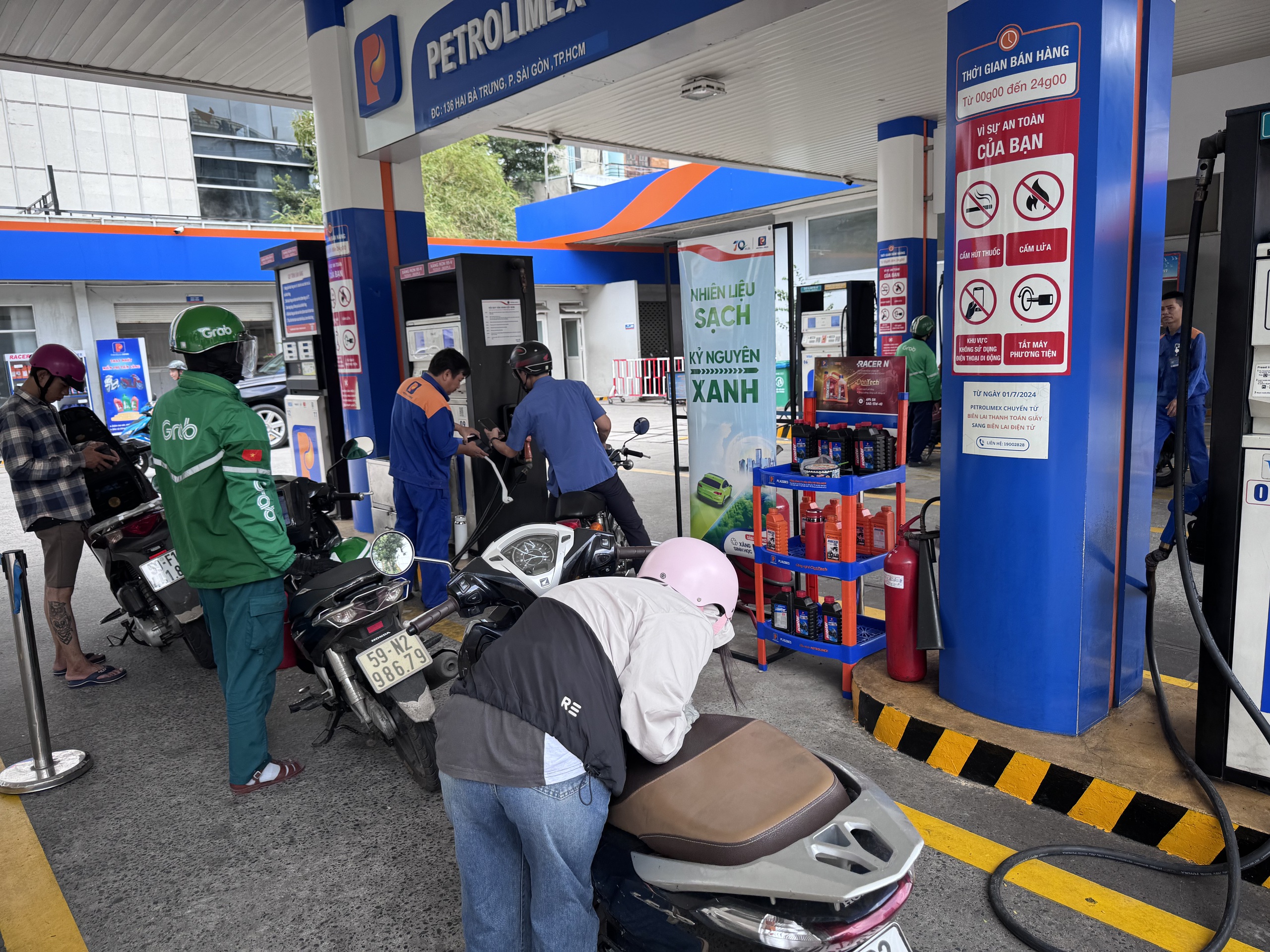 Hỗ trợ tiền xăng cho tài xế Grab 2026: Giải pháp cho khó khăn kinh tế - Ảnh 1.