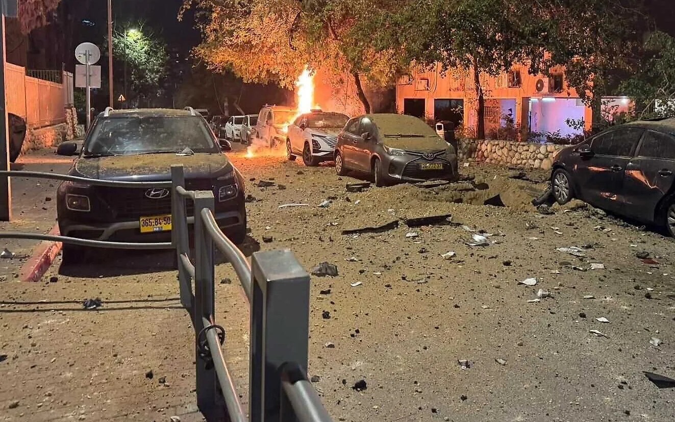 Iran đe dọa 5 nhà máy điện lớn của Israel, nhà sản xuất Vòm Sắt dính đòn?