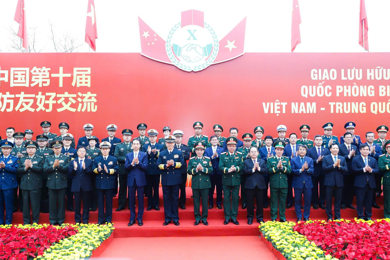 Bộ trưởng Phan Văn Giang đ&oacute;n Bộ trưởng Quốc ph&ograve;ng Trung Quốc Đổng Qu&acirc;n tại M&oacute;ng C&aacute;i - Ảnh 4.