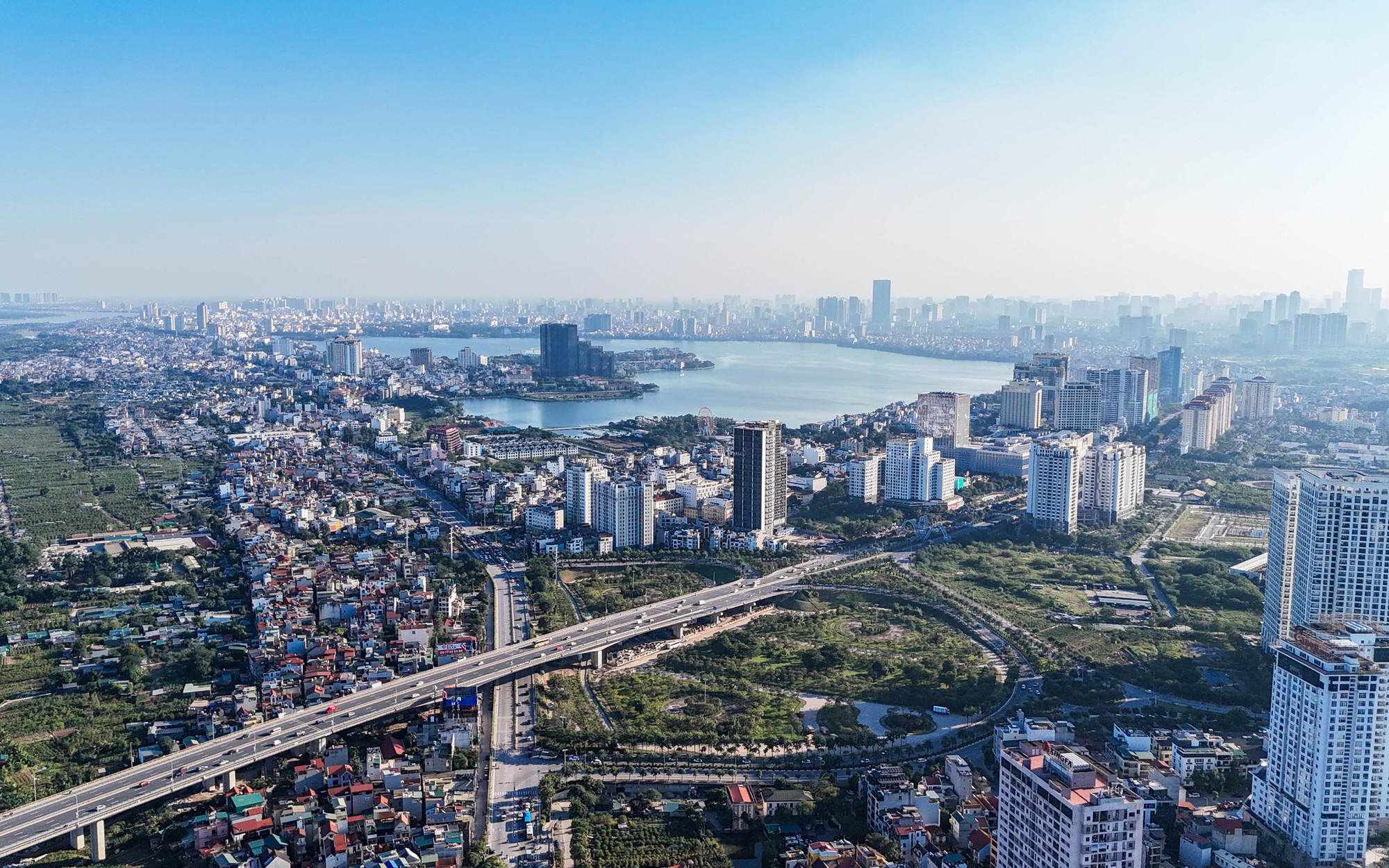 Tổng Bí thư Tô Lâm ký ban hành Nghị quyết của Bộ Chính trị về xây dựng và phát triển thủ đô Hà Nội