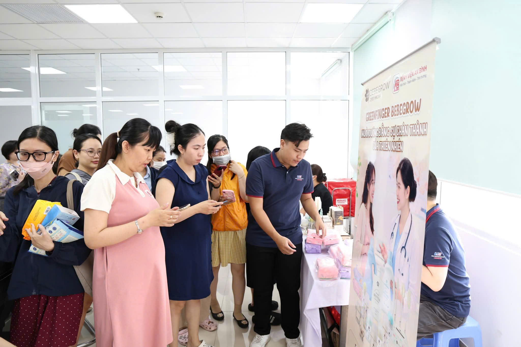 Khi người cha cùng nghỉ thai sản - Ảnh 1.