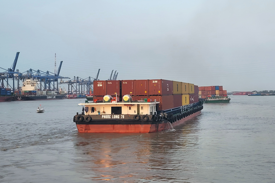 Cước vận tải biển tăng mạnh ảnh hưởng đến xuất nhập khẩu năm 2026 - Ảnh 1.