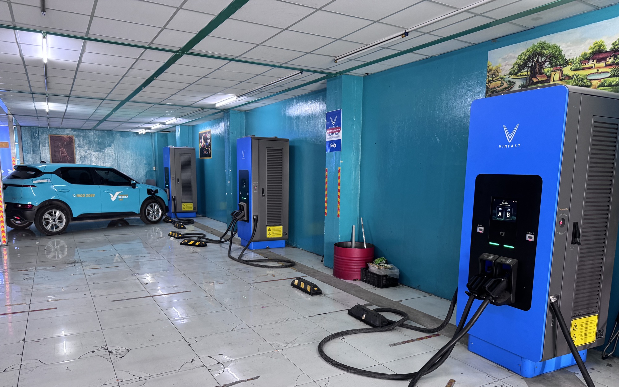Nhu cầu lắp trạm sạc, tủ đổi pin xe điện tăng cao