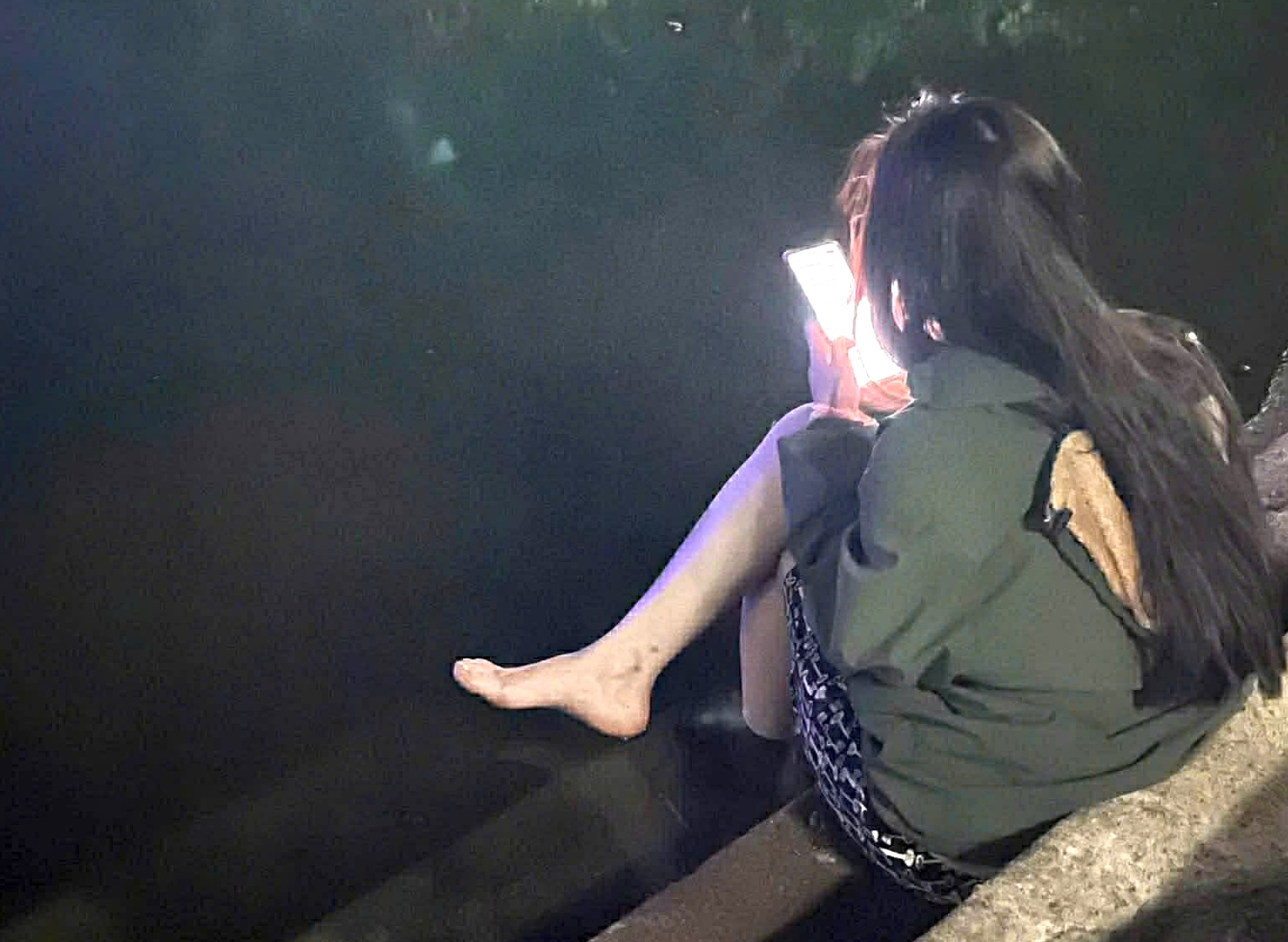 Người phụ nữ tự tử sau khi gọi video nhờ bạn chăm sóc hai con - Ảnh 1.