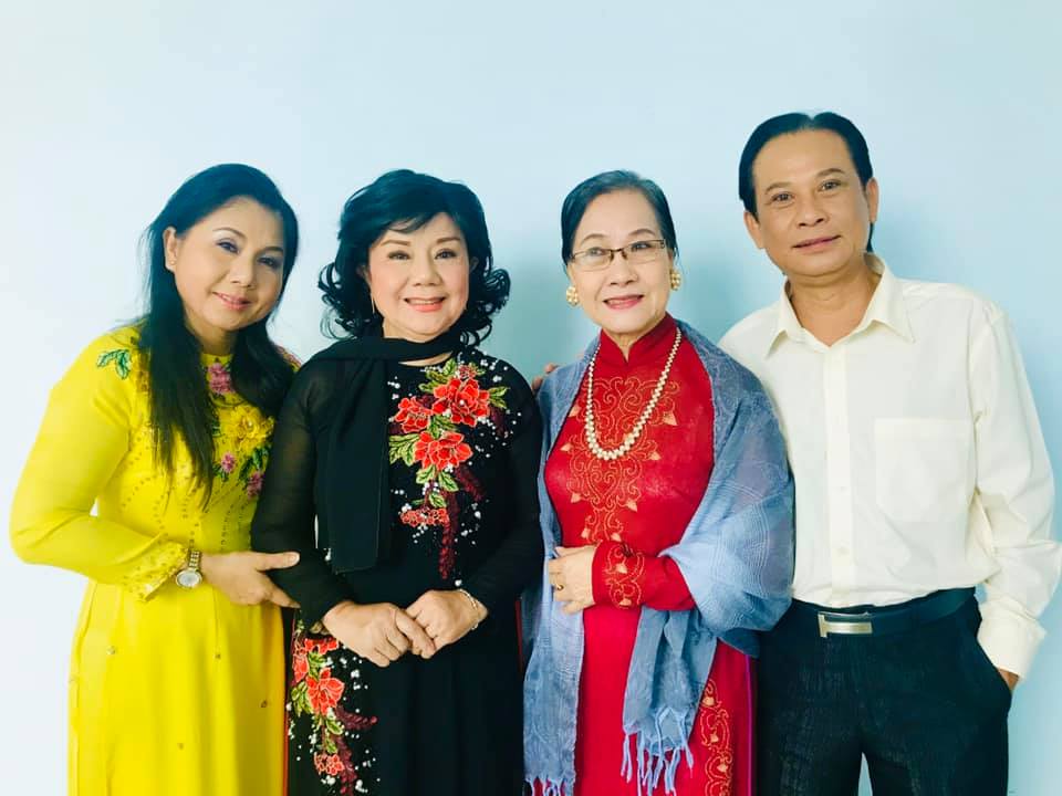 Rằm th&aacute;ng Gi&ecirc;ng, nghệ sĩ mừng thọ "N&agrave;ng X&ecirc; Đa" NSND Thanh Vy - Ảnh 1.
