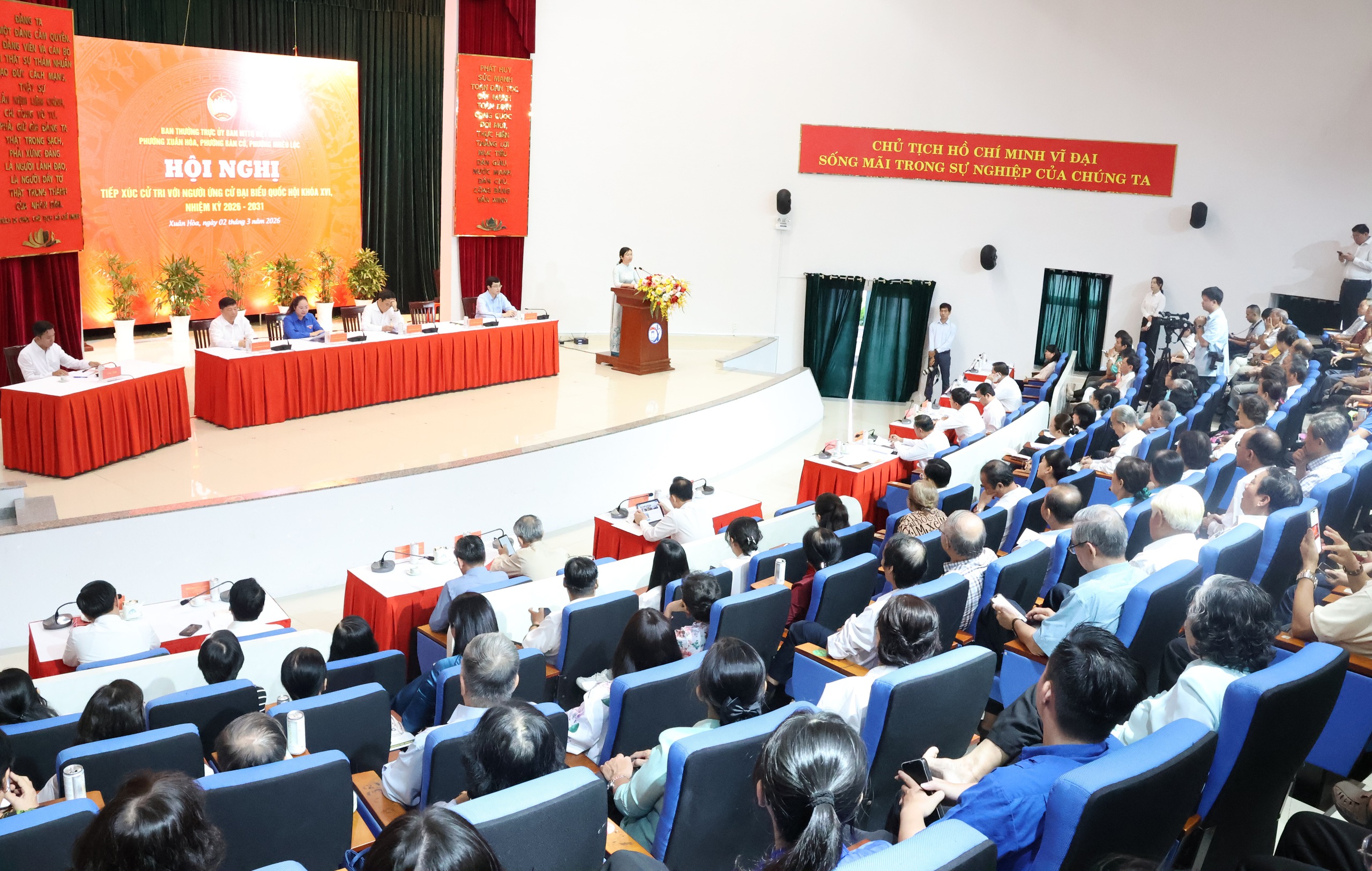 Gặp Bí thư Thành ủy TPHCM, cử tri đánh giá cao việc biến đất "vàng" thành công viên - Ảnh 2.