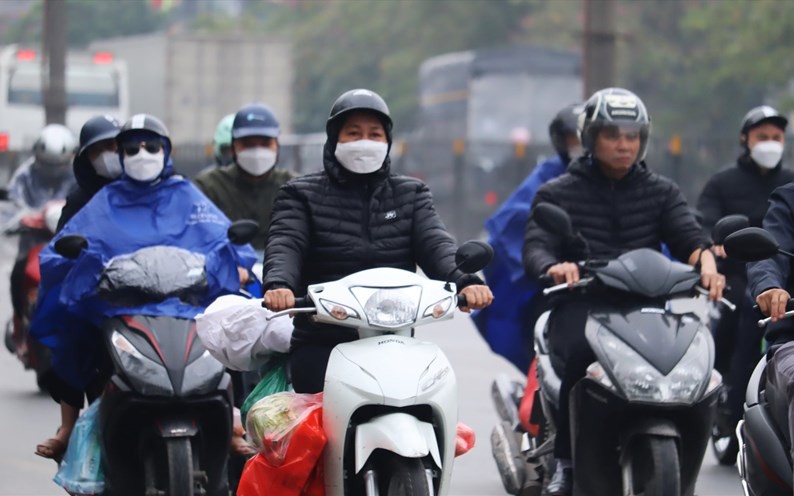 Không khí lạnh tràn về, miền Bắc chuyển mưa rét sau những ngày nóng 30 độ C