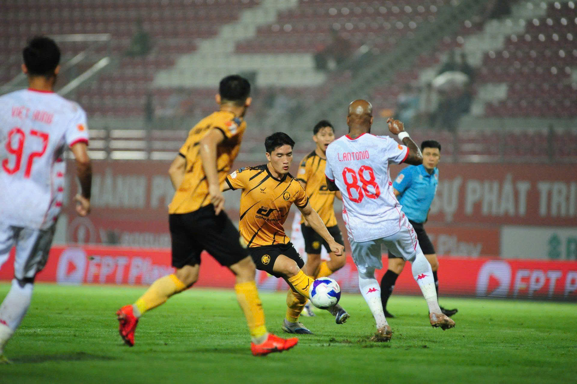 FIFA gỡ án phạt, Thanh Hóa có thêm 4 tân binh - Ảnh 2.