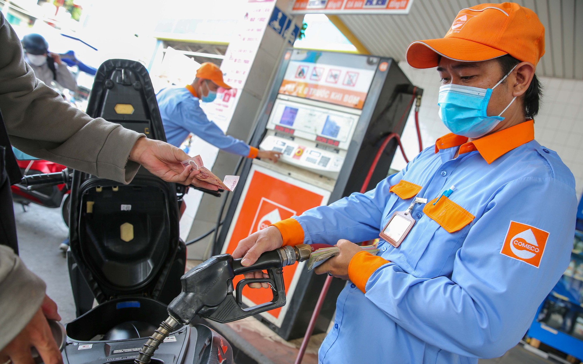 Quy định mới về điều hành giá xăng dầu, chỉ điều chỉnh khi tăng trên 15%