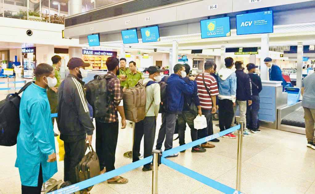 Ph&aacute;t hiện người Bangladesh lao động tr&aacute;i ph&eacute;p tại T&acirc;y Ninh , xử l&yacute; nghi&ecirc;m vi phạm - Ảnh 1.