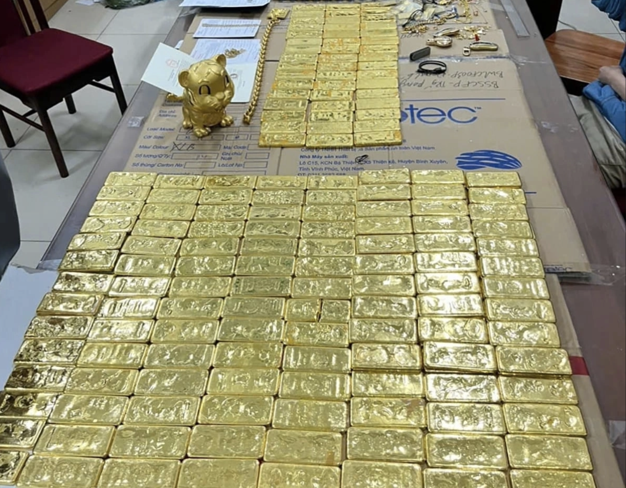 T&agrave;i sản khủng trong vụ &aacute;n Mr Pips: Si&ecirc;u xe , v&agrave;ng v&agrave; h&agrave;ng triệu USD bị thu giữ - Ảnh 2.