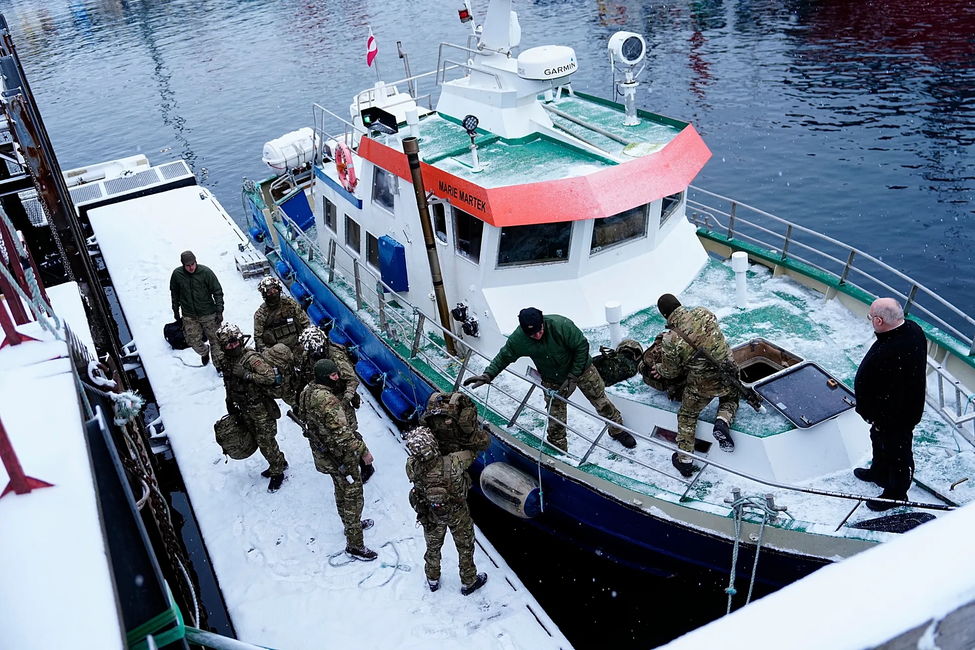 Đan Mạch chuẩn bị phương &aacute;n đối ph&oacute; nguy cơ Mỹ tấn c&ocirc;ng Greenland - Ảnh 1.