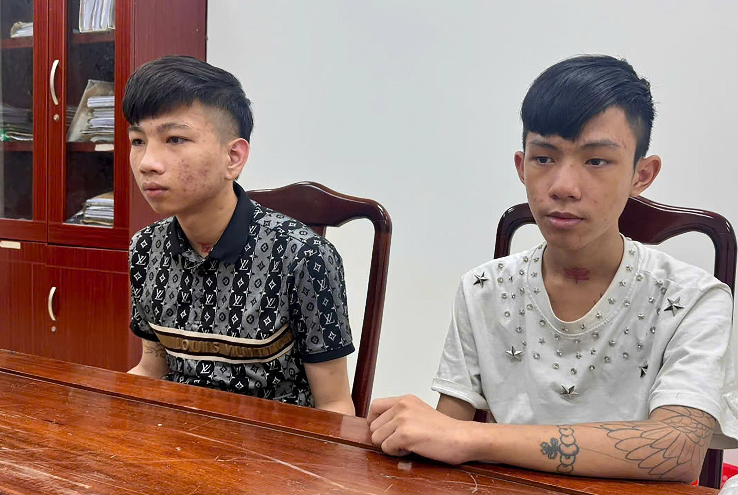 Công an bắt giữ đối tượng truy nã tại Campuchia: Nguyễn Phi Long và Vũ Bá Ngọc Sơn - Ảnh 2.
