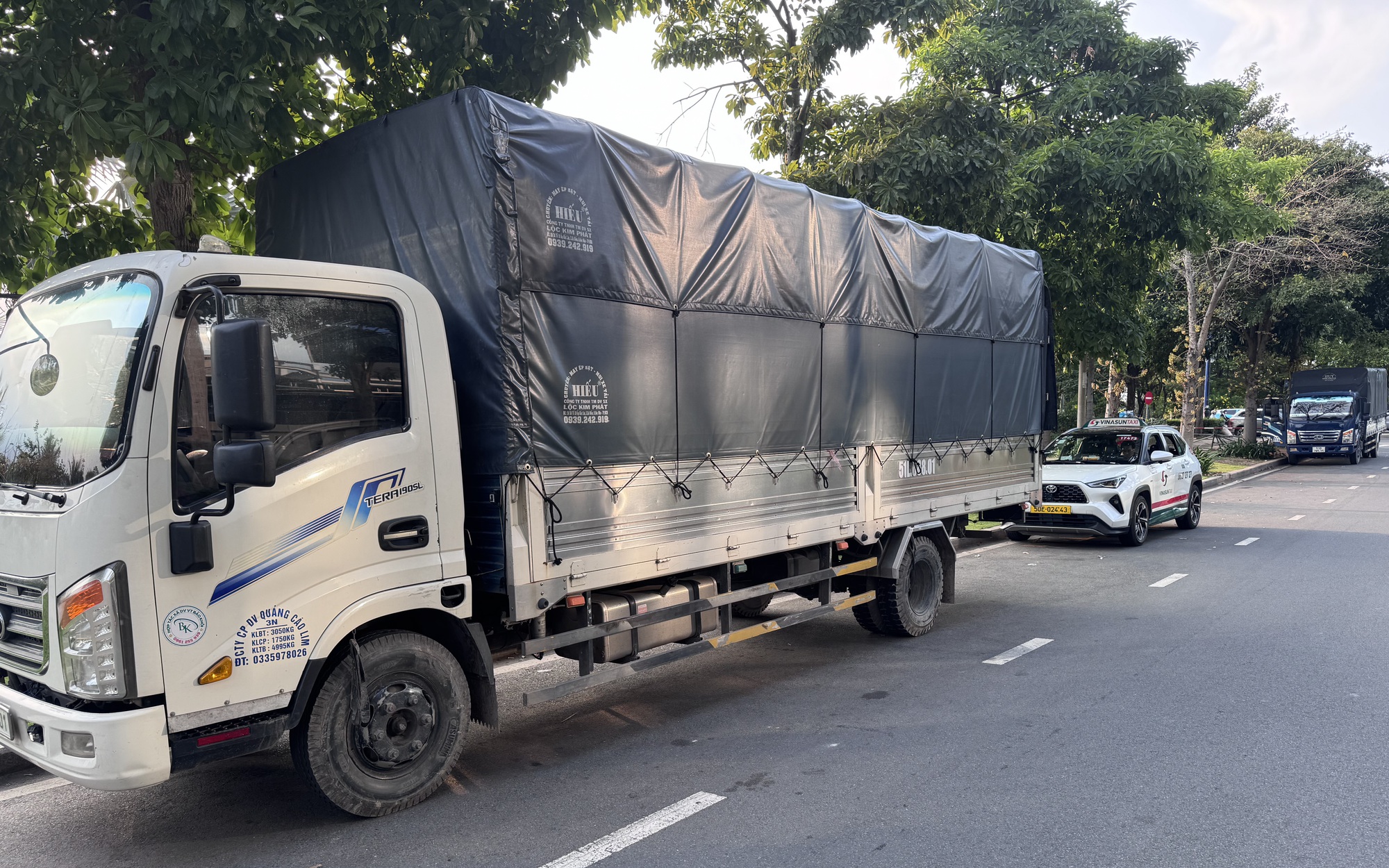 Vận tải hành khách, hàng hóa than khó