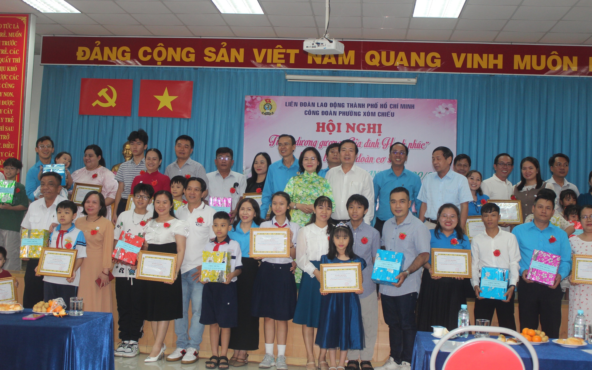 Lan tỏa giá trị về hạnh phúc gia đình trong đoàn viên, người lao động