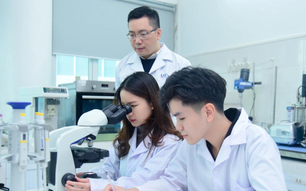 Thu hút người tài: Không chỉ "trải thảm đỏ"