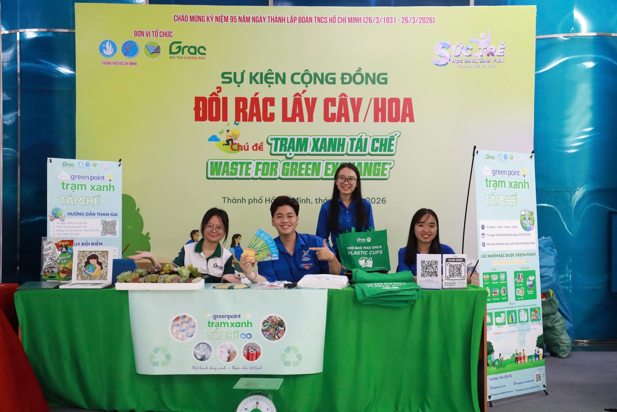 Hơn 1 tỷ đồng trao tặng học bổng tại ng&agrave;y hội Sức trẻ - Ảnh 2.