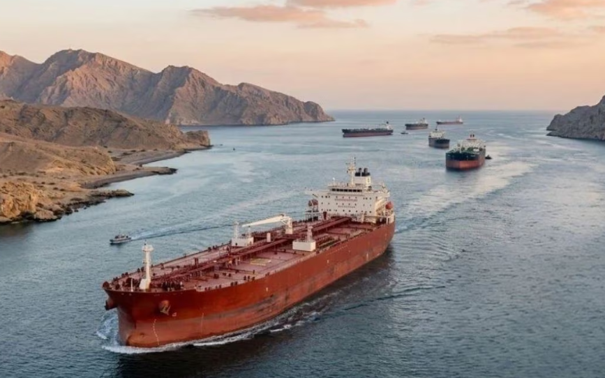 Iran mở đường qua "yết hầu" Hormuz cho tàu thuyền Nhật Bản, thu phí “lối đi an toàn”?