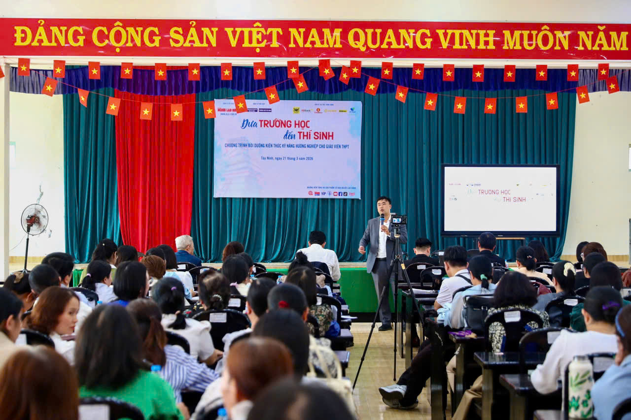"Đưa trường học đến thí sinh" lần thứ 25 - năm 2026: Háo hức khám phá ngành nghề trong thời đại số - Ảnh 2.