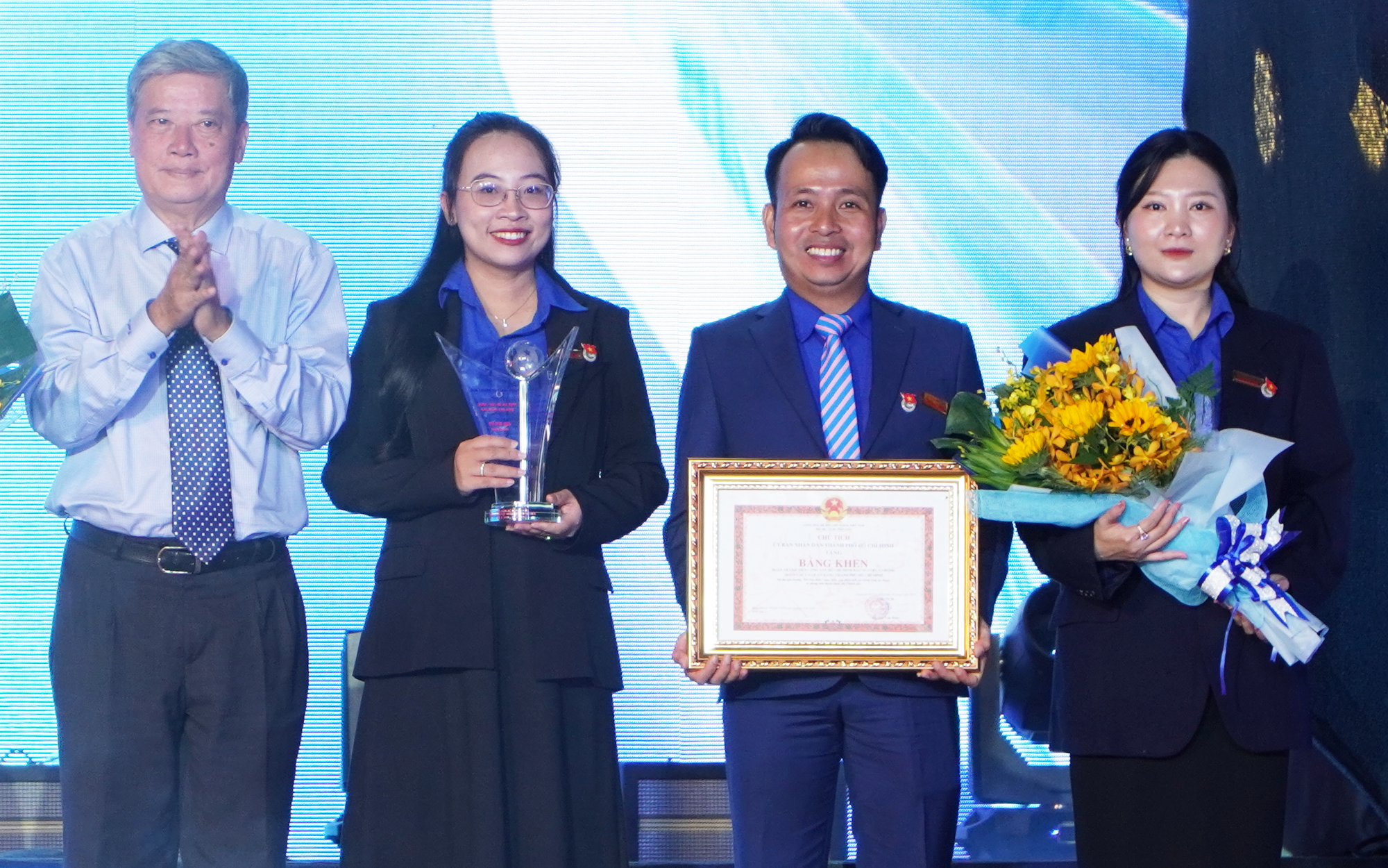 Đoàn Thanh niên Báo Người Lao Động được trao giải thưởng Hồ Hảo Hớn