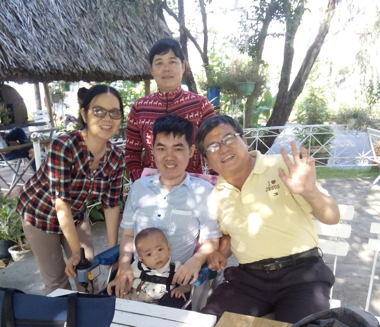 Người thầy kính yêu: "Thầy mong được làm bạn với con" - Ảnh 2.