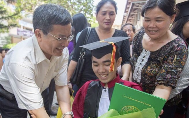 Người thầy kính yêu: "Thầy mong được làm bạn với con"