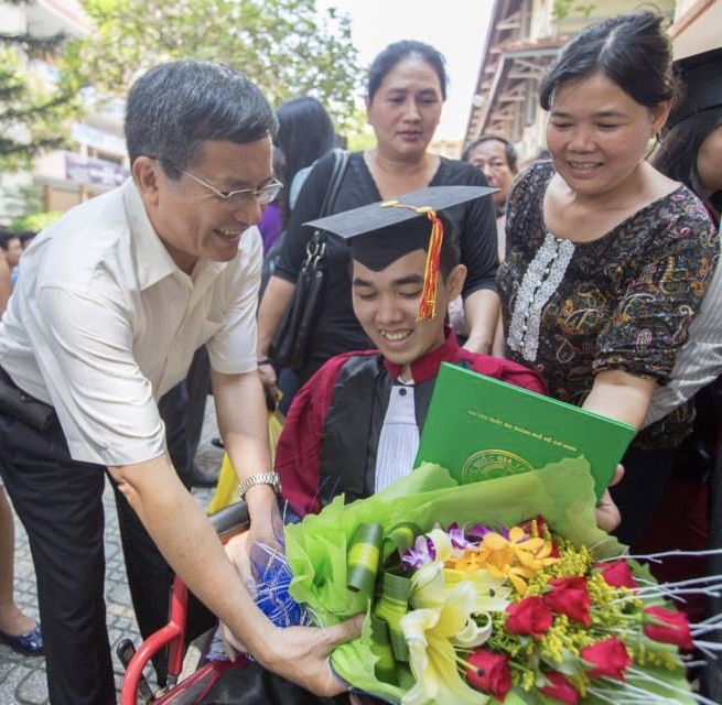Người thầy kính yêu: "Thầy mong được làm bạn với con" - Ảnh 1.