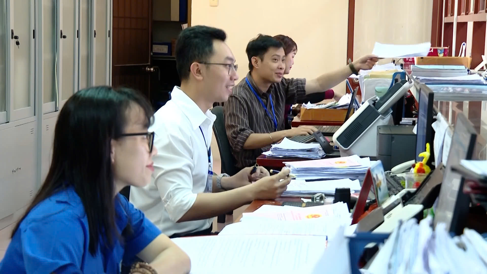 Đổi mới mạnh mẽ công tác cán bộ - Ảnh 1.