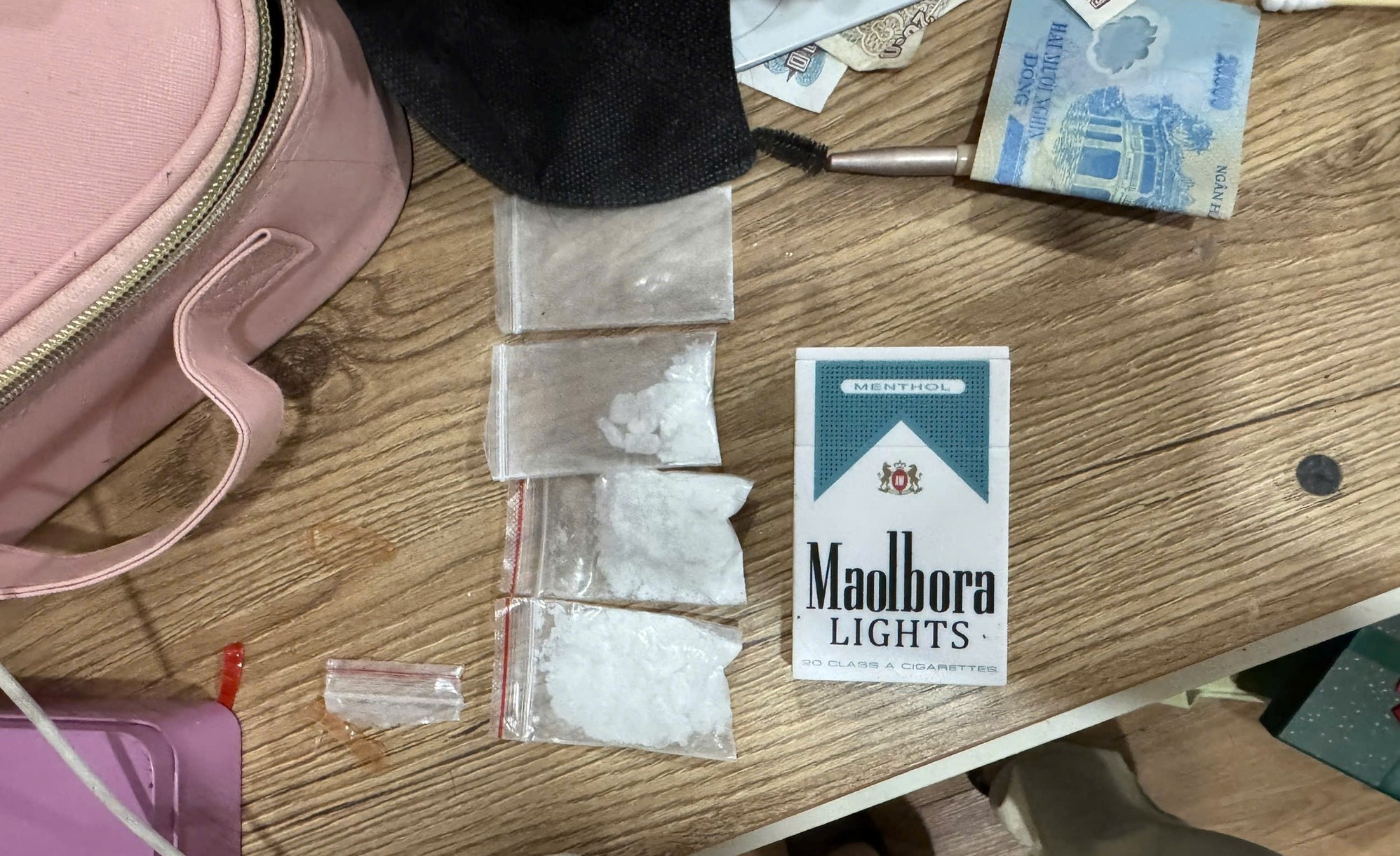 Đ&agrave; Nẵng triệt ph&aacute; vụ mua b&aacute;n ma t&uacute;y , bắt giữ 2 kiều nữ chứa ketamine - Ảnh 2.