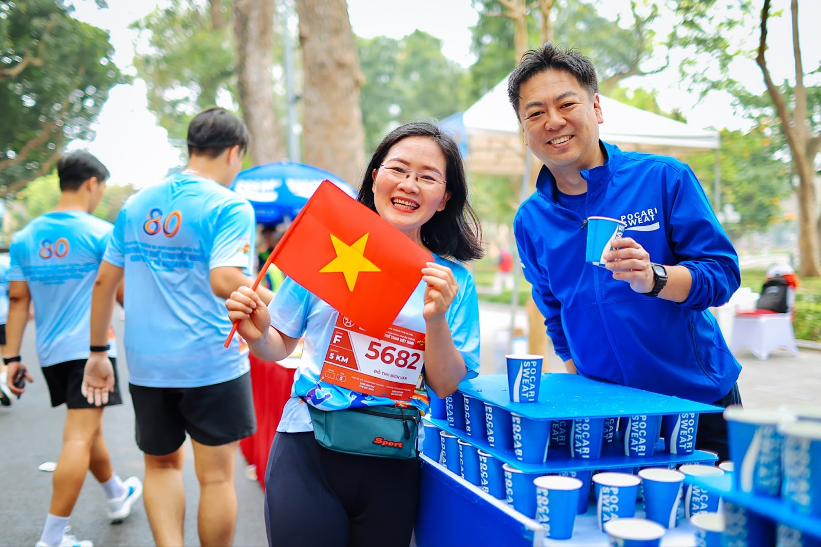 Khoảnh khắc hấp dẫn ở Ng&agrave;y chạy Olympic v&igrave; sức khỏe to&agrave;n d&acirc;n - Ảnh 11.
