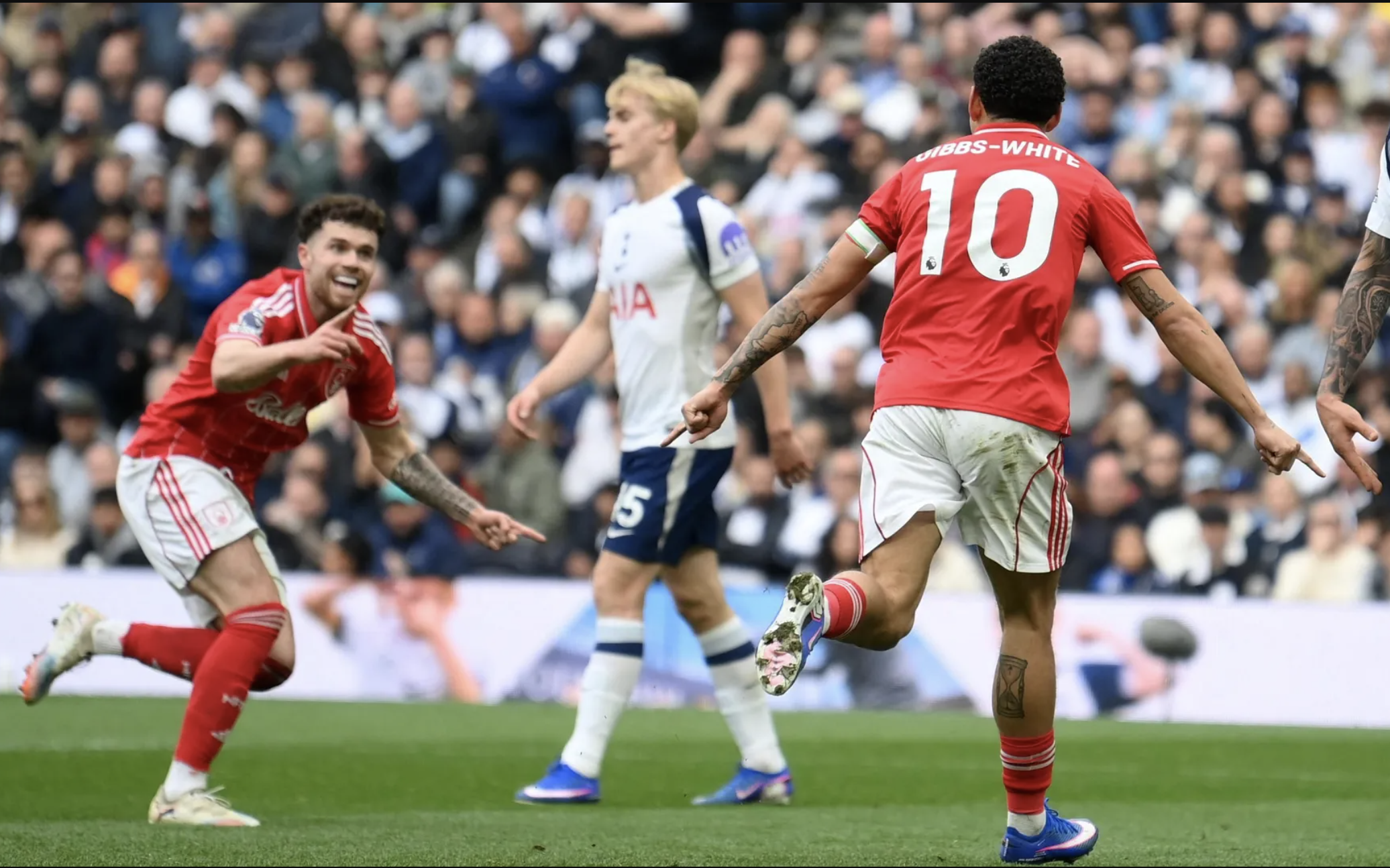 Tottenham thảm bại trận cầu 6 điểm, trượt d&agrave;i cuộc đua trụ hạng - Ảnh 3.
