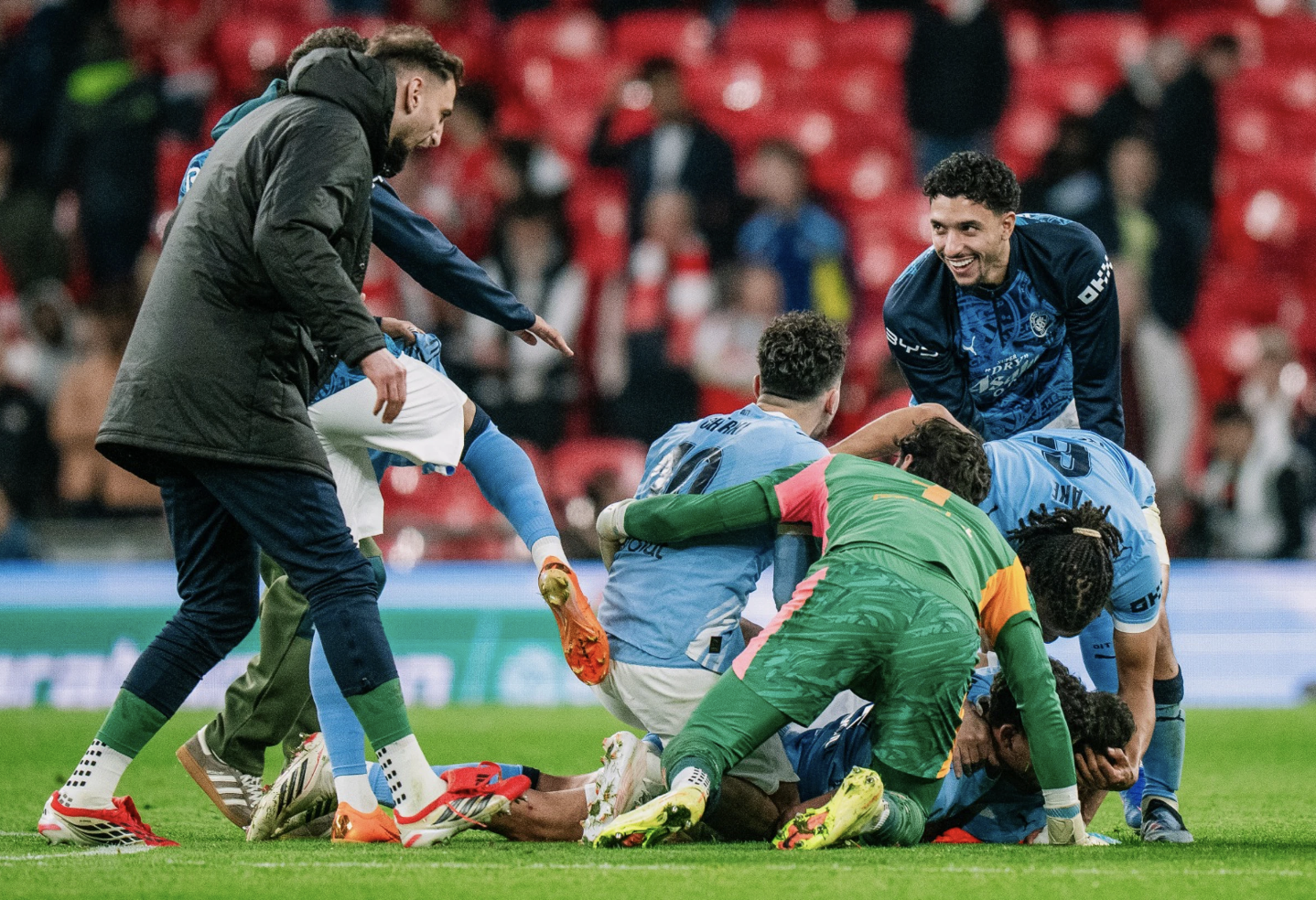 O'Reilly bắn hạ Arsenal, Man City đoạt League Cup thứ 9 - Ảnh 7.