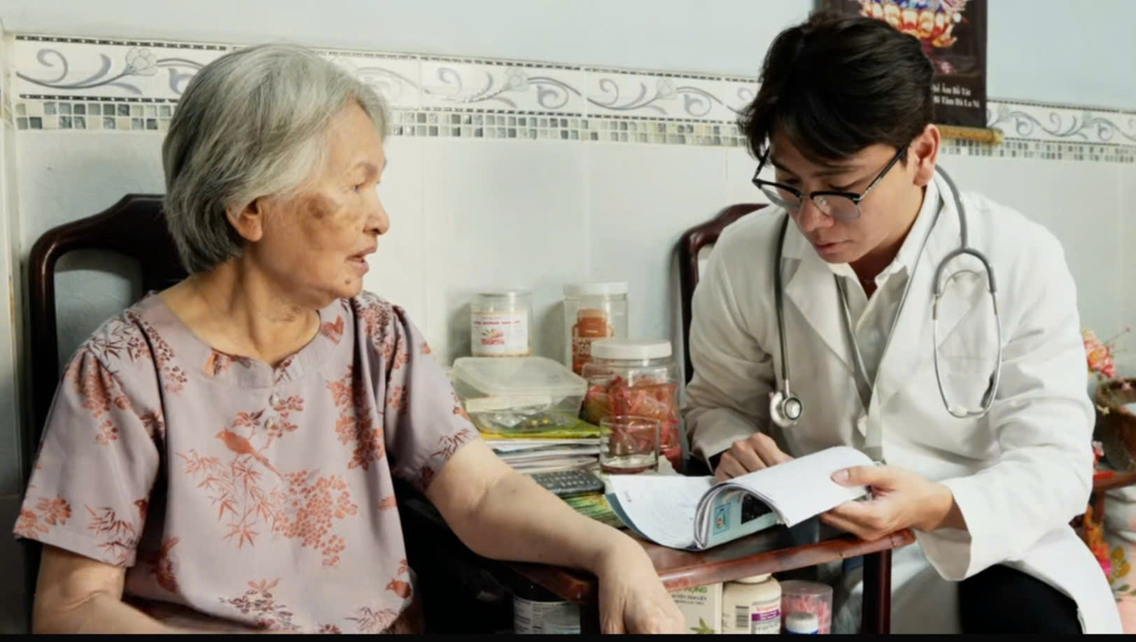 Đẩy mạnh m&ocirc; h&igrave;nh chăm s&oacute;c sức khỏe tại nh&agrave; - Ảnh 1.