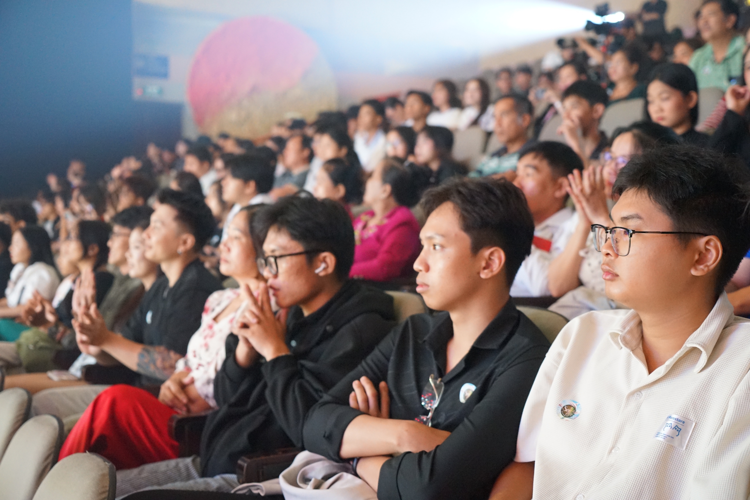 M&atilde;n nh&atilde;n &ldquo;Sắc v&agrave; Đời&rdquo;: Dấu ấn s&aacute;ng tạo của sinh vi&ecirc;n FPT Polytechnic - Ảnh 3.