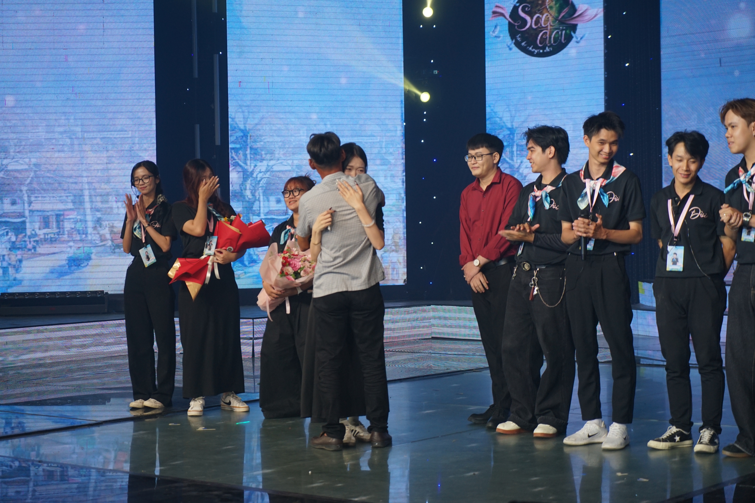 M&atilde;n nh&atilde;n &ldquo;Sắc v&agrave; Đời&rdquo;: Dấu ấn s&aacute;ng tạo của sinh vi&ecirc;n FPT Polytechnic - Ảnh 9.