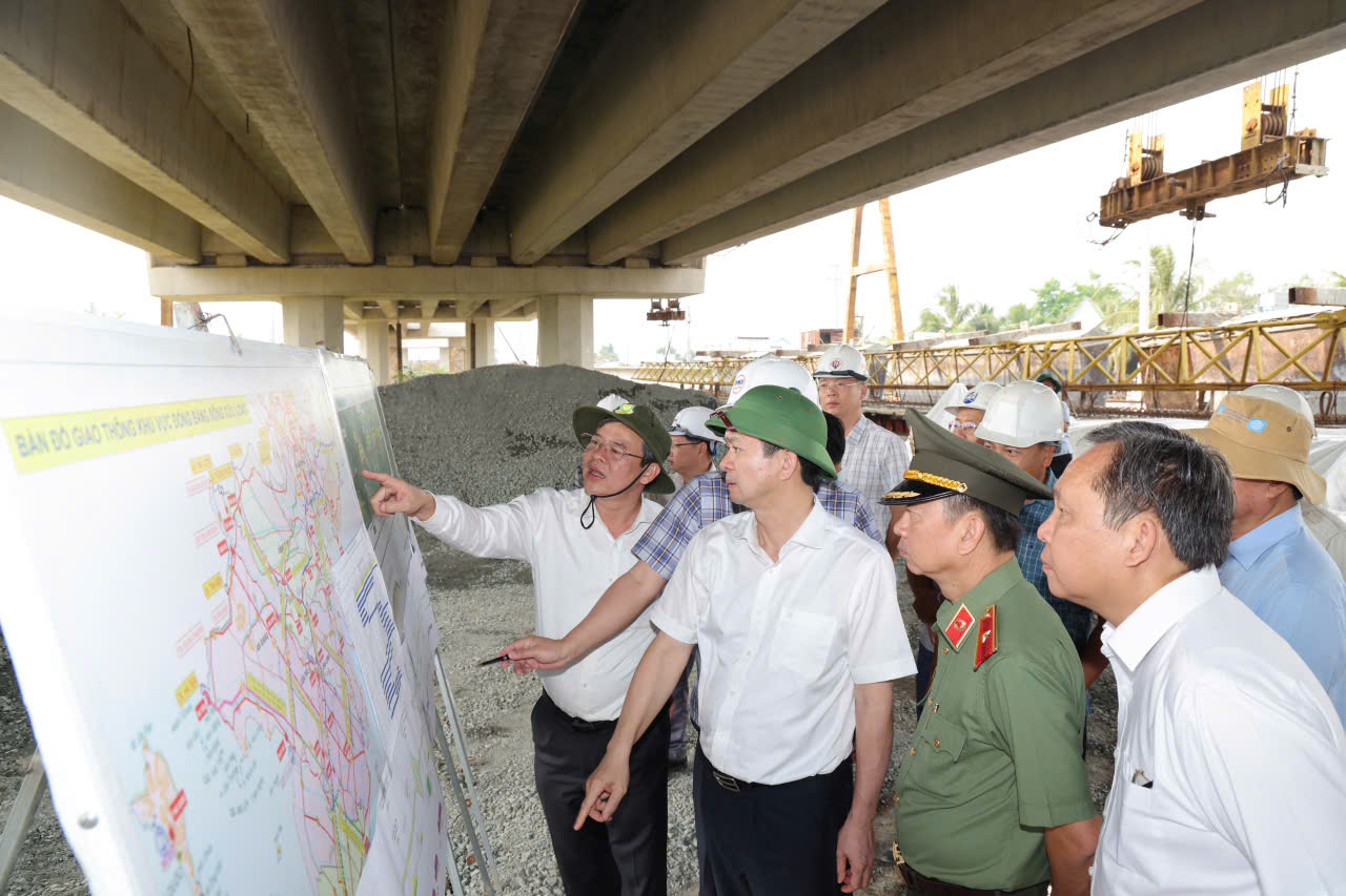 Tăng tốc dòng vốn đầu tư công đến chân công trình - Ảnh 1.