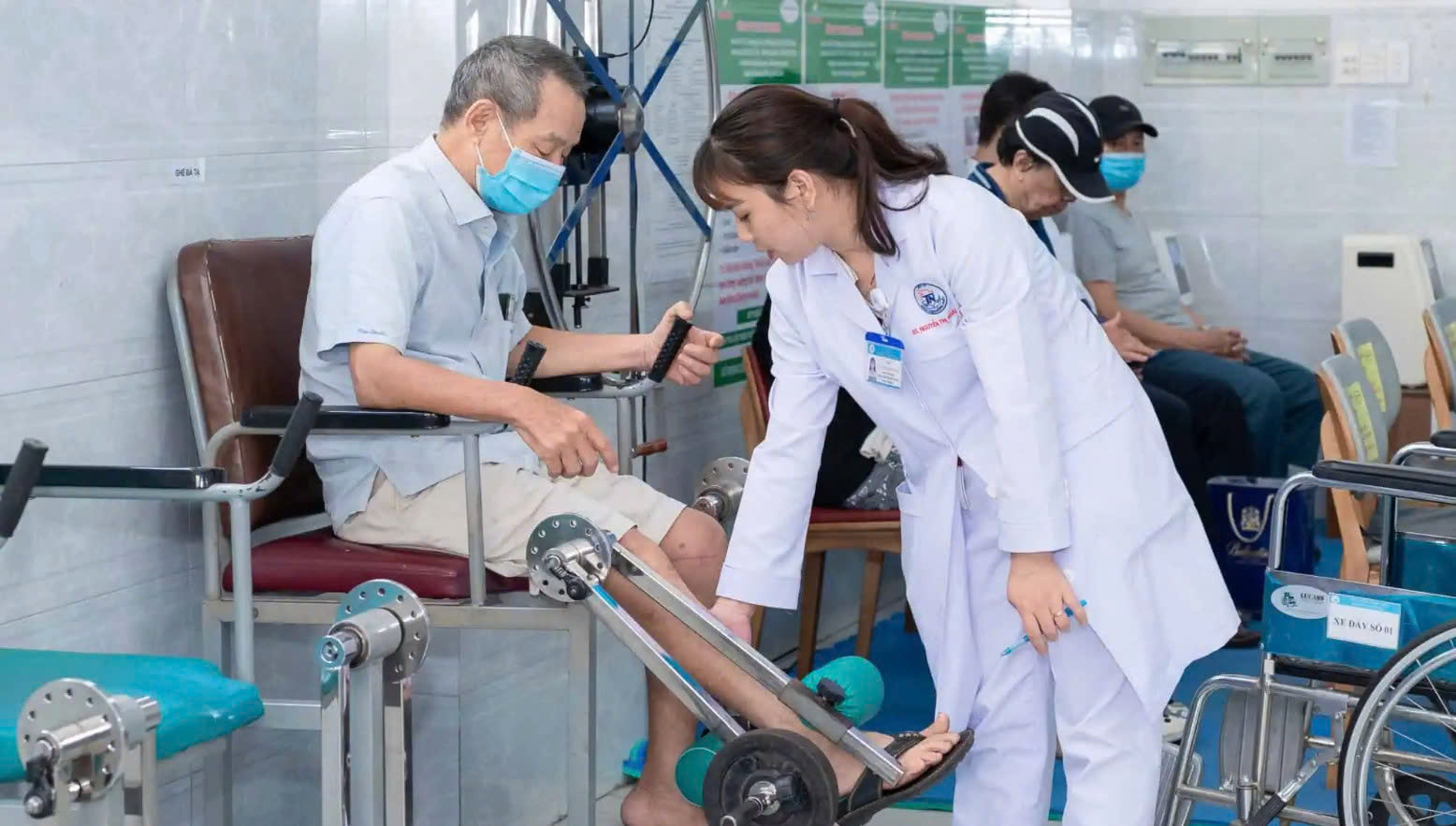 Chăm s&oacute;c to&agrave;n diện cho người cao tuổi - Ảnh 3.