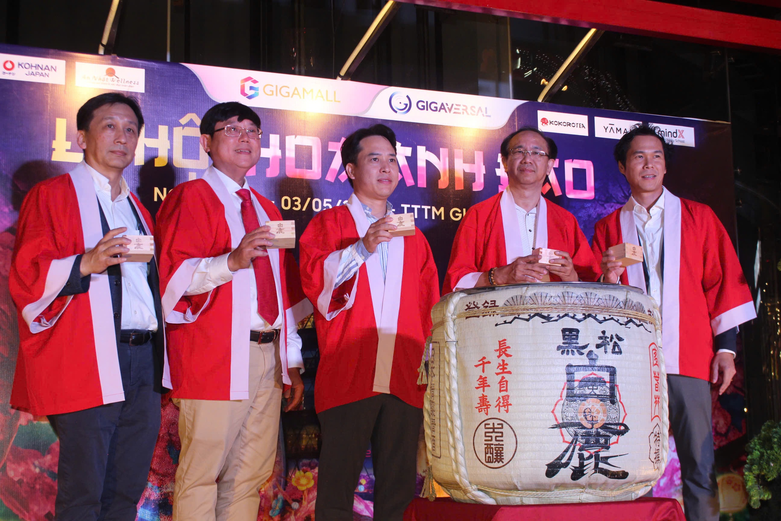 Lễ hội Hoa Anh đ&agrave;o, t&aacute;i hiện kh&ocirc;ng gian Nhật Bản độc đ&aacute;o - Ảnh 7.