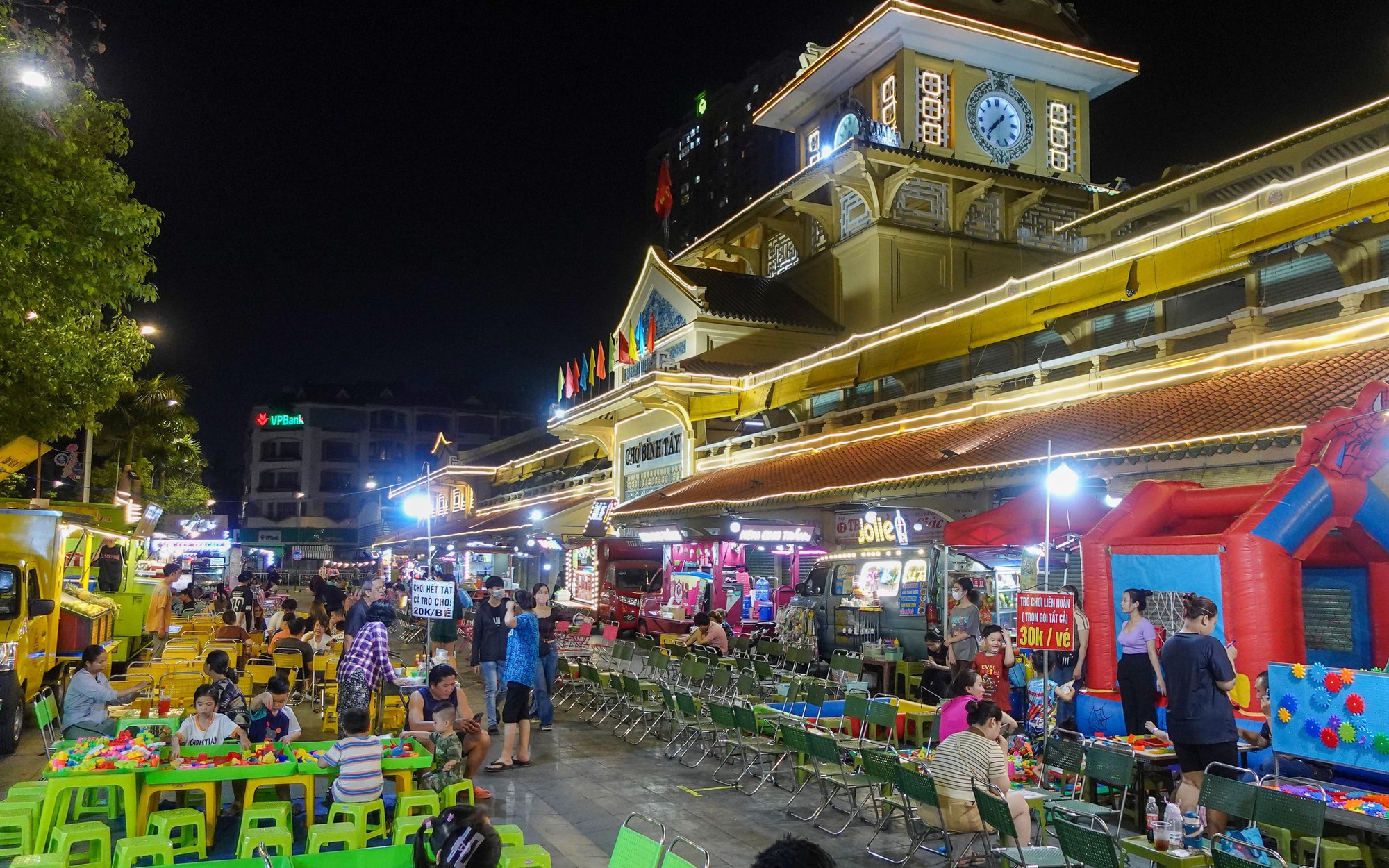 Kinh tế đêm cần lối đi mới