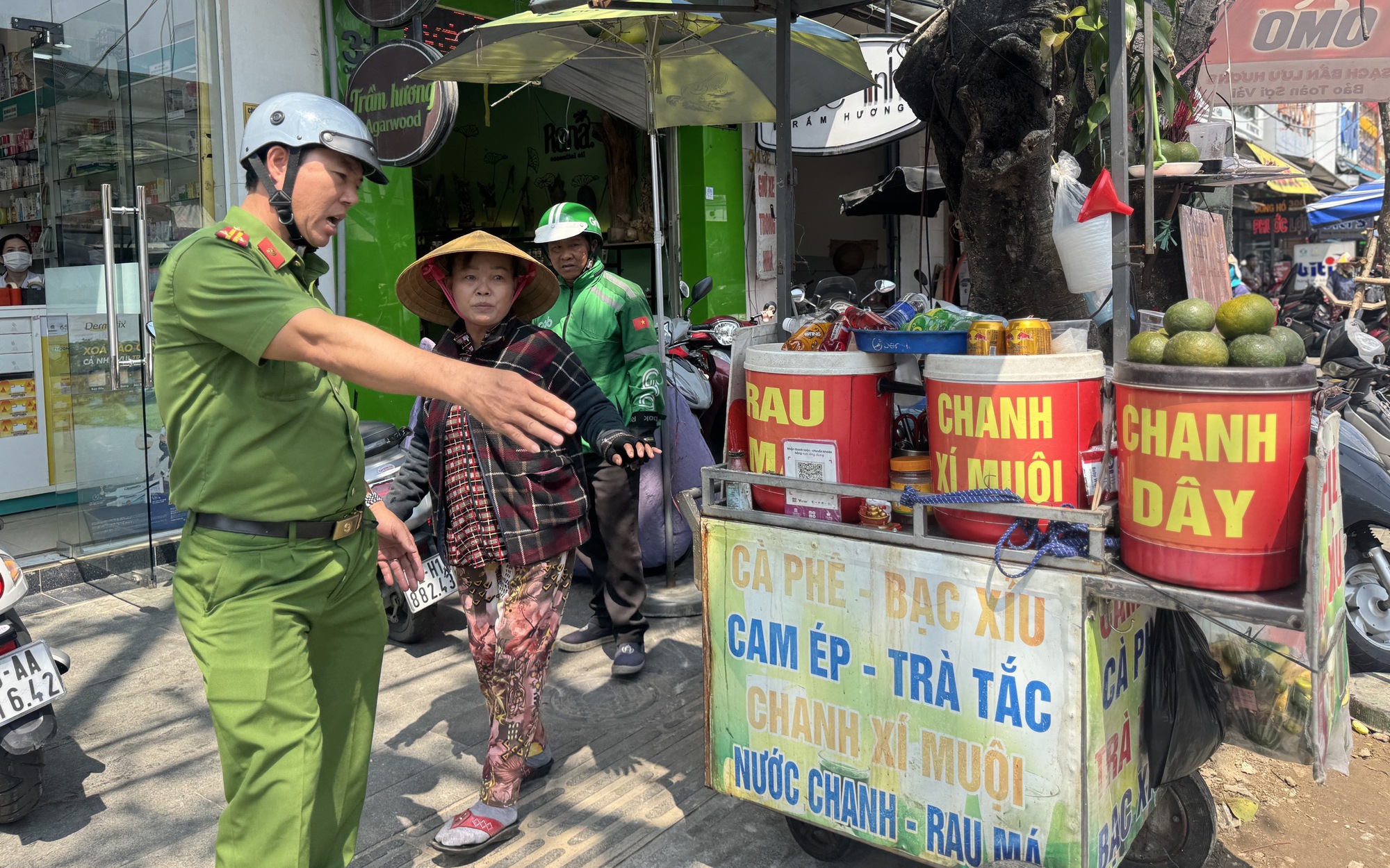 Dẹp vỉa hè, bài toán sinh kế đặt ra
