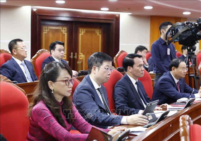 Hình ảnh khai mạc Hội nghị Trung ương 2 - Ảnh 8.