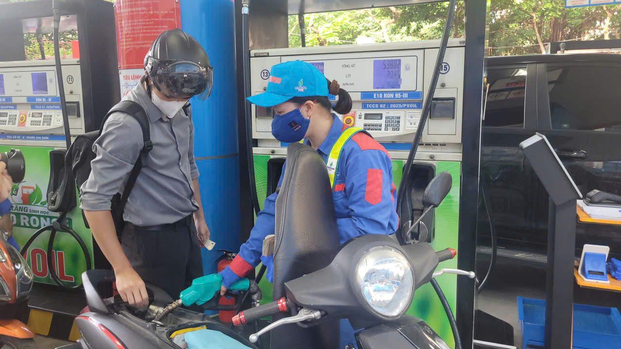 Bộ Công Thương yêu cầu đánh giá tác động của xăng E10 đối với xe hơi 2026 - Ảnh 1.