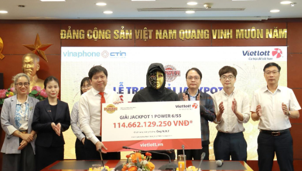 Mua v&eacute; số Vietlott mỗi ng&agrave;y qua điện thoại, người đ&agrave;n &ocirc;ng ở T&acirc;y Ninh tr&uacute;ng thưởng hơn 114 tỉ đồng - Ảnh 1.