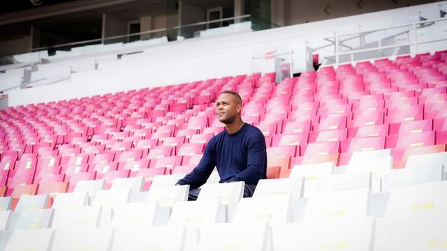 Kluivert trãi lòng sau khi rời ghế nóng Indonesia, vẫn giữ lửa với việc ngồi "ghế nóng" - Ảnh 1.