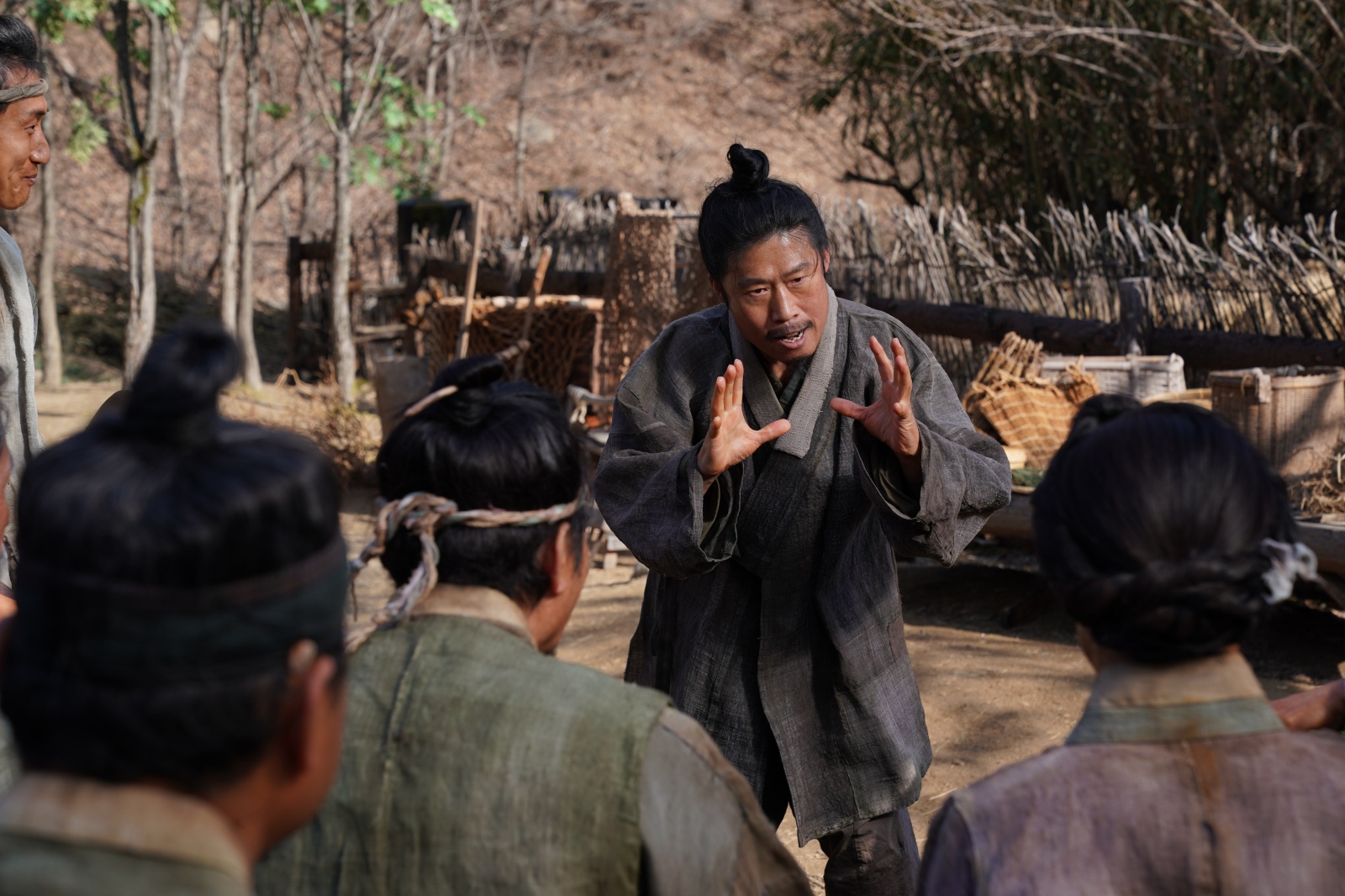 "Siêu phẩm" của mỹ nam Park Ji-hoon đến rạp Việt - Ảnh 7.