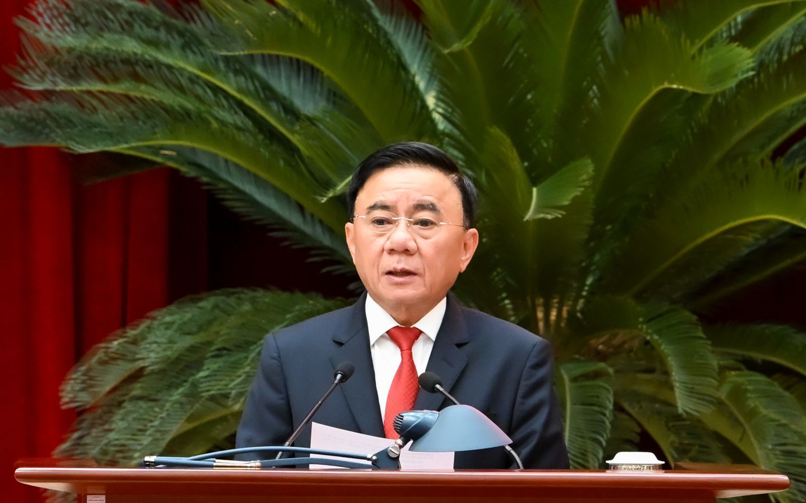 Bộ Chính trị: Nghiên cứu việc đánh giá hằng quý đối với cán bộ lãnh đạo, quản lý