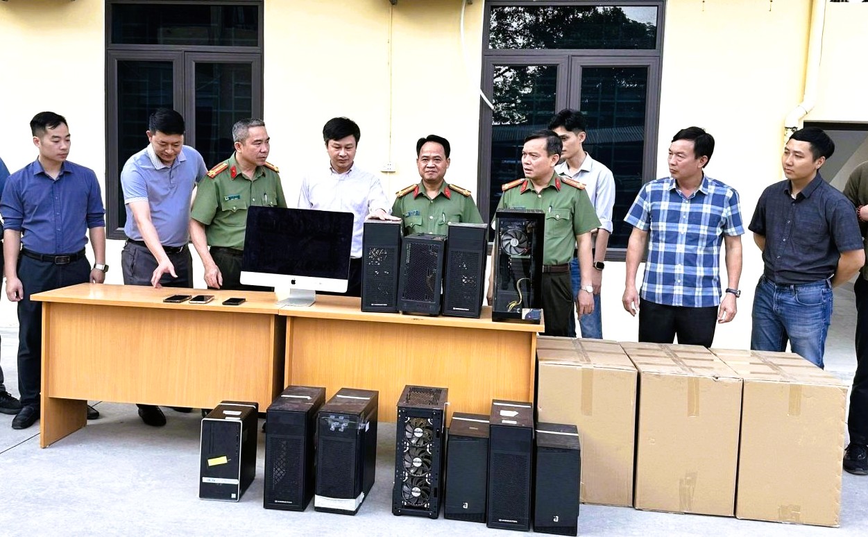 Từ học sinh mê tin học "lạc lối" thành "ông chủ" mã độc đánh cắp dữ liệu máy tính toàn cầu - Ảnh 3.