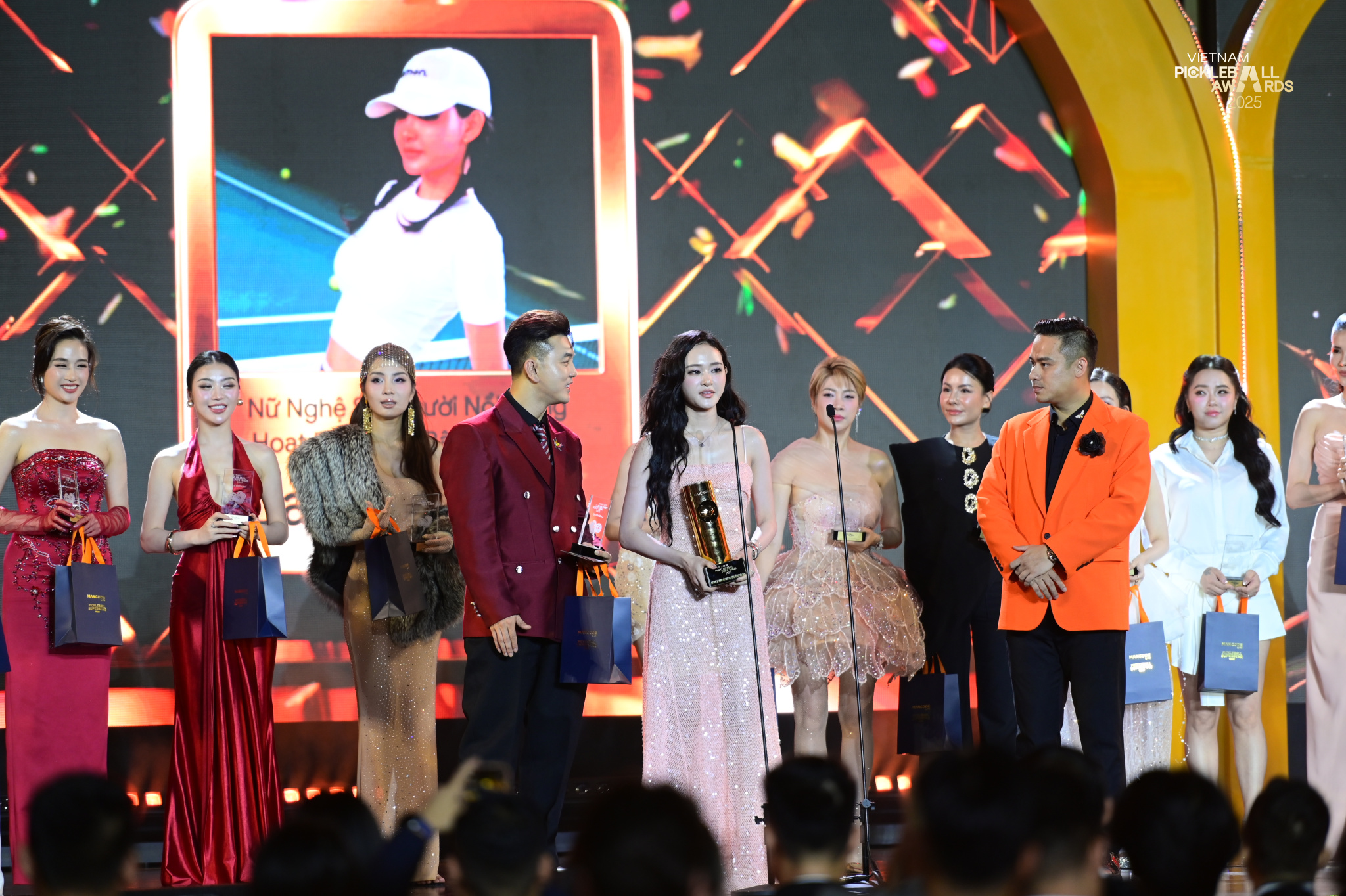 L&yacute; Ho&agrave;ng Nam v&agrave; Sophia Phương Anh chiến thắng tại Vietnam Pickleball Awards 2025 - Ảnh 4.